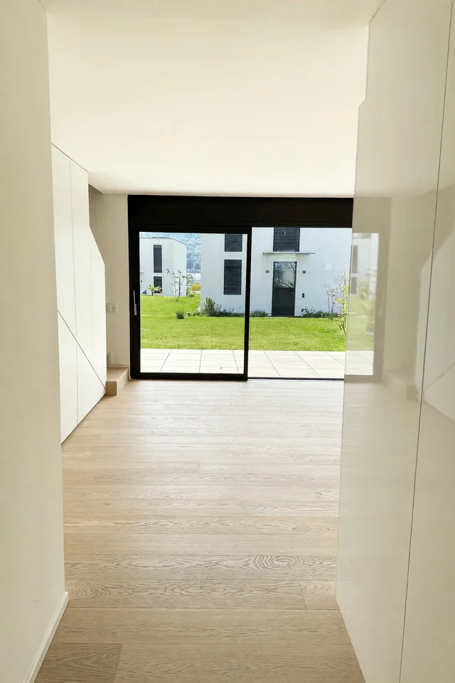Appartamento 3,5 di primo ingresso con terrazzo coperto a Caslano – foto 2 di 12