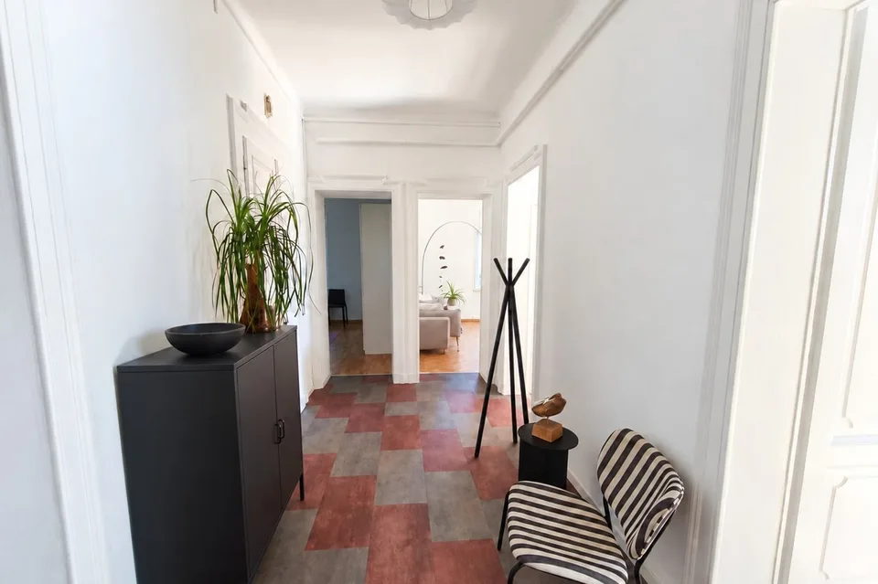 Appartement 4,5 pièces rénové avec deux balcons et cuisine habitable – photo 14 sur 15