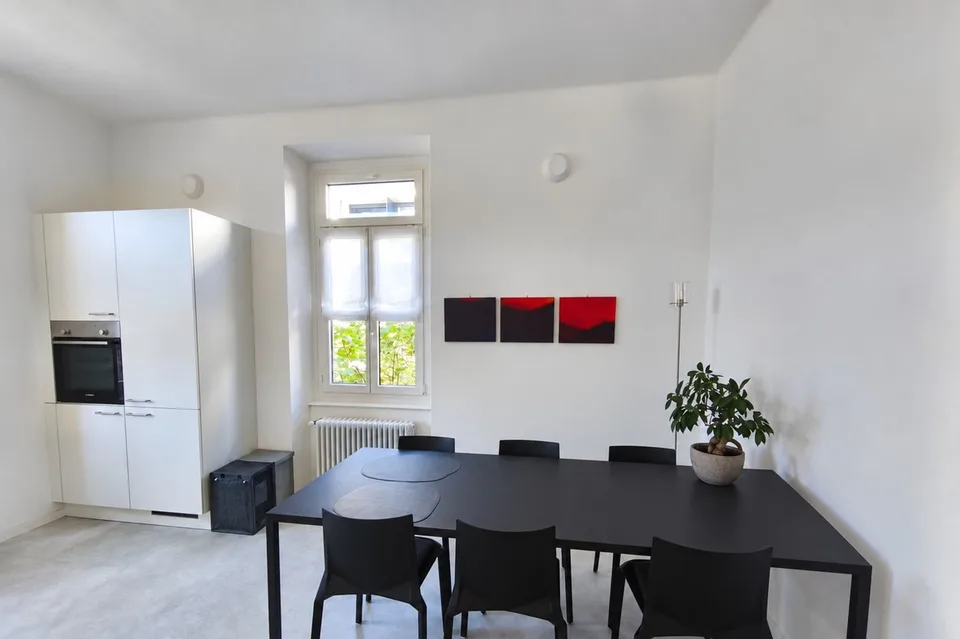 Appartement 4,5 pièces rénové avec deux balcons et cuisine habitable – photo 7 sur 15