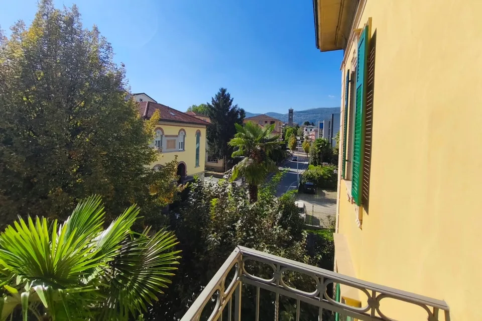 Appartement 4,5 pièces rénové avec deux balcons et cuisine habitable – photo 12 sur 15