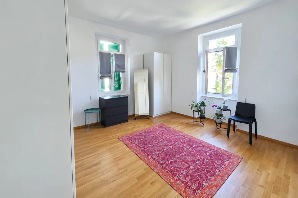 Appartement 4,5 pièces rénové avec deux balcons et cuisine habitable – photo 11 sur 15