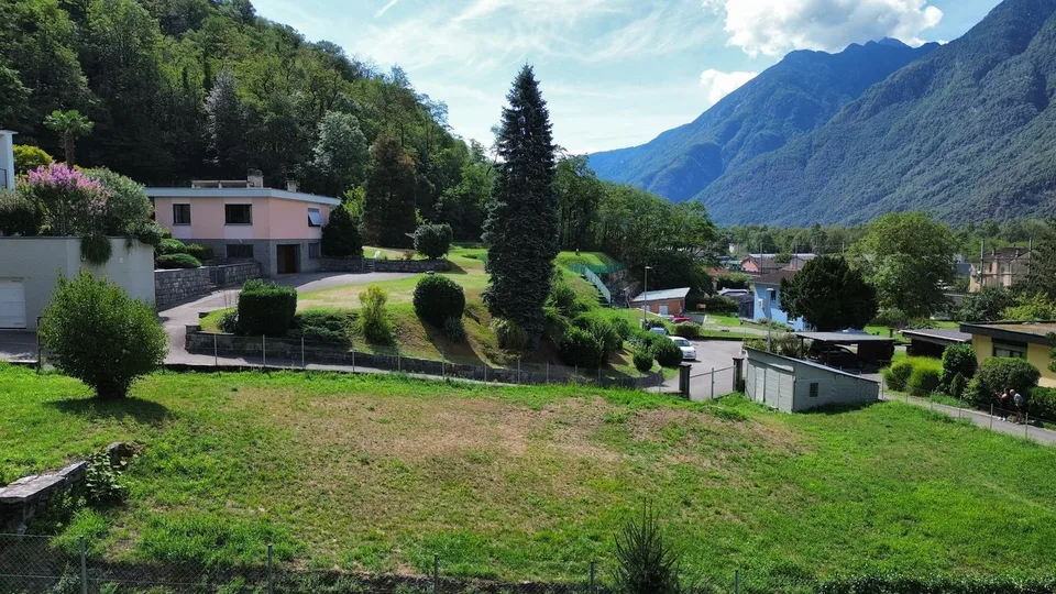 Buildable land R2 in a quiet and residential area in Osogna – photo 2 of 5