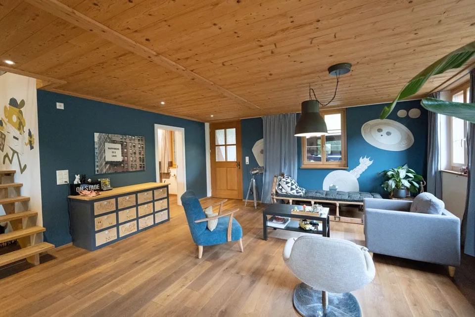 Maison paysanne de 6,5 pièces neuve avec deux appartements et vue à perte de vue – photo 4 sur 16