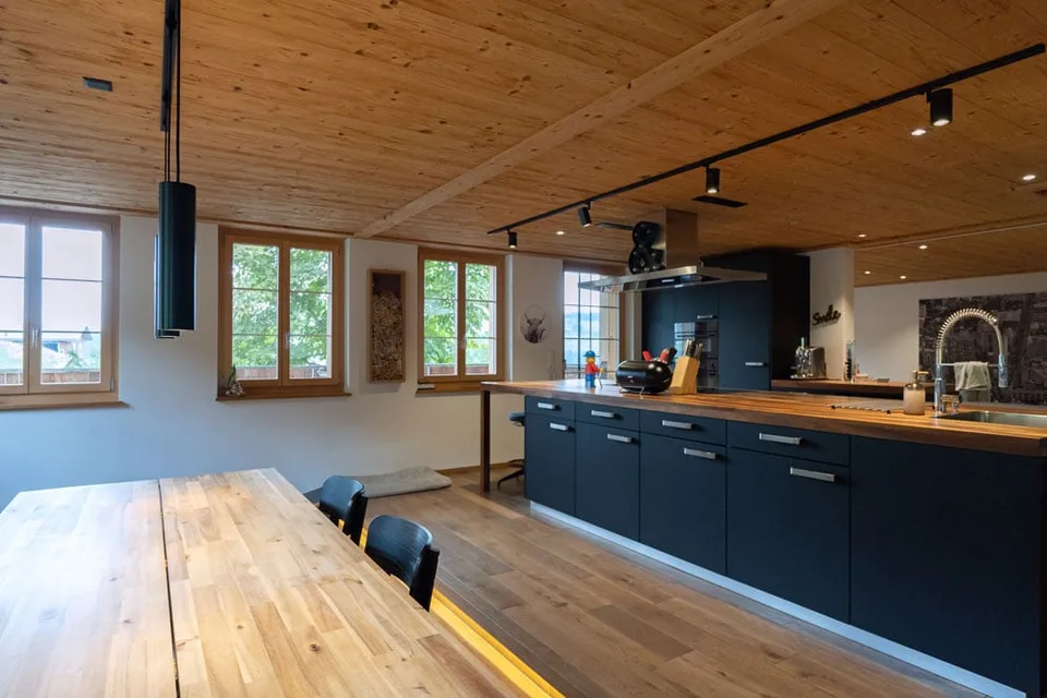 Maison paysanne de 6,5 pièces neuve avec deux appartements et vue à perte de vue – photo 5 sur 16