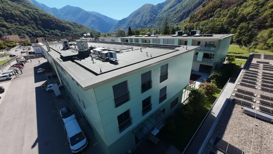 Büro- oder Gewerbefläche von Prestige in modernem Gebäude (2017) mit Parkplätzen in der Garage – Foto 4 von 6