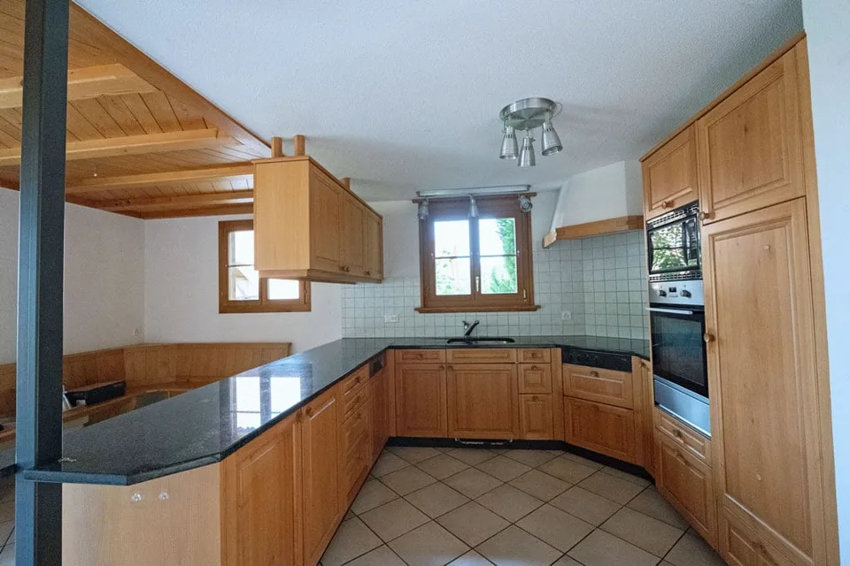 Maison de 6,5 pièces – beaucoup d'espace à l'intérieur et autour de la maison – photo 3 sur 14
