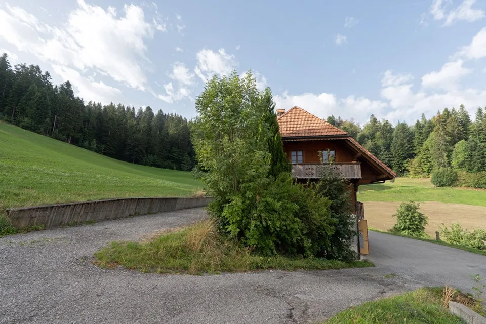Maison de 6,5 pièces – beaucoup d'espace à l'intérieur et autour de la maison – photo 12 sur 14