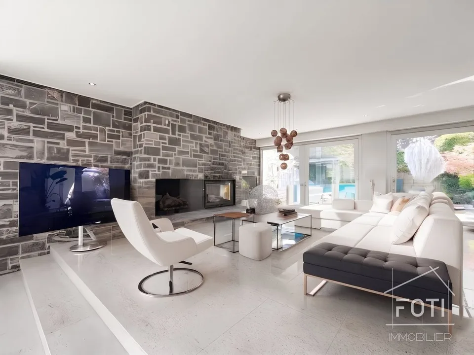 Duplex 5.5 rooms of 231 m² - garden 1'100 m², private pool and lake view - Lutry – photo 9 of 13