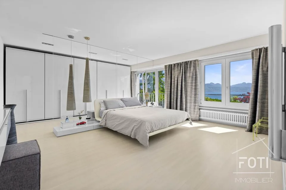 Duplex 5.5 rooms of 231 m² - garden 1'100 m², private pool and lake view - Lutry – photo 13 of 13
