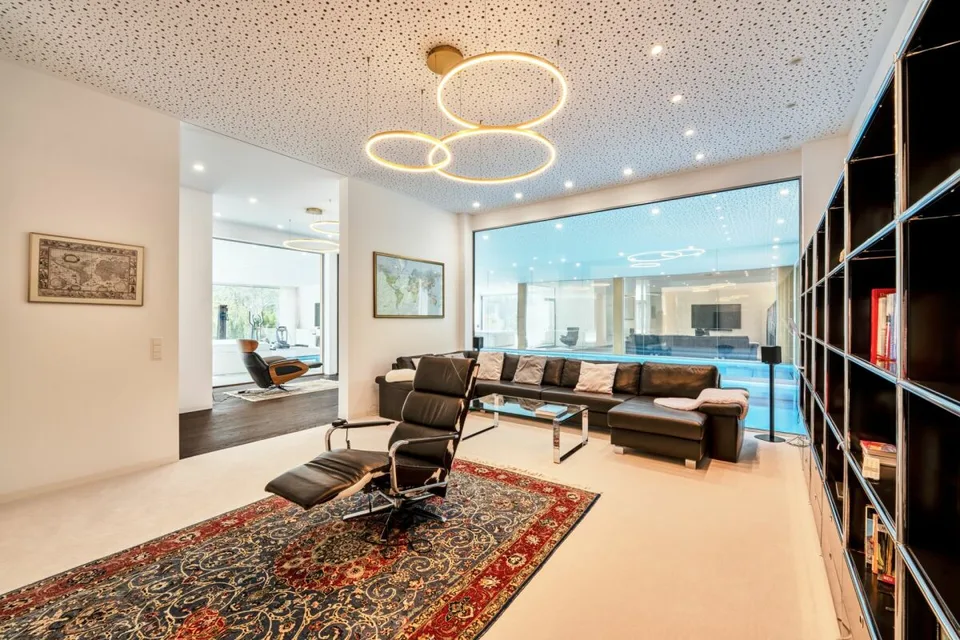 Private luxury with a far-reaching view – photo 7 of 11