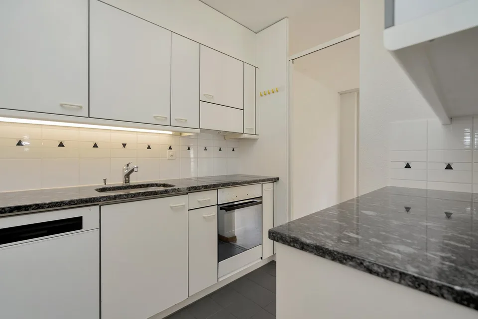 Charming Maisonette Apartment in Central Bern – photo 3 of 13