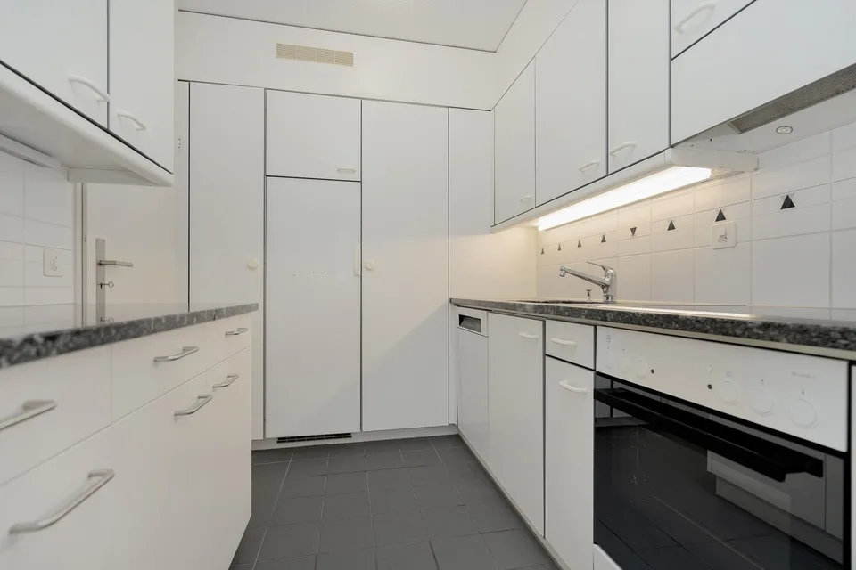 Charming Maisonette Apartment in Central Bern – photo 2 of 13