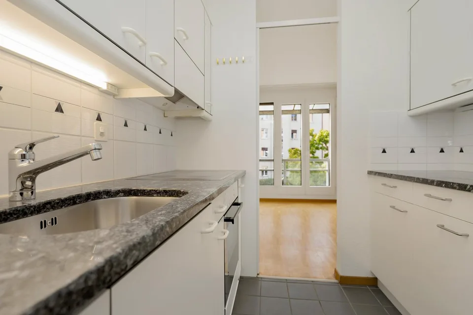 Charming Maisonette Apartment in Central Bern – photo 4 of 13