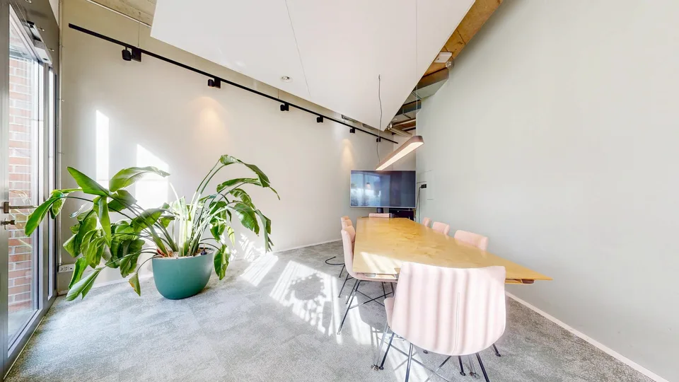 Moderne, lichtdurchflutete Bürofläche an zentraler Lage in Kloten, bezugsbereit und flexibel – Foto 11 von 11