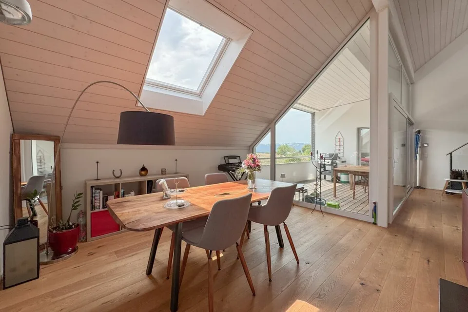 Architettura incontra luce e vista sulla montagna: Maisonette con alta privacy – foto 3 di 13