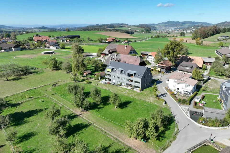 Architettura incontra luce e vista sulla montagna: Maisonette con alta privacy – foto 13 di 13
