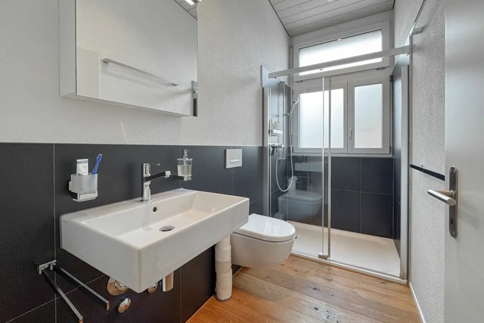 Architettura incontra luce e vista sulla montagna: Maisonette con alta privacy – foto 7 di 13
