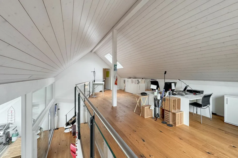 Architettura incontra luce e vista sulla montagna: Maisonette con alta privacy – foto 11 di 13