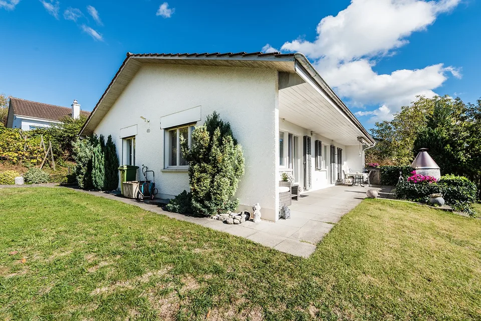 Bungalow mit Garten, Pool und viel Entwicklungspotenzial – Foto 5 von 17