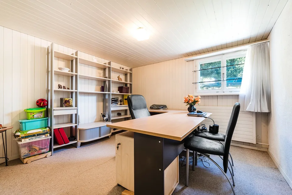 Bungalow mit Garten, Pool und viel Entwicklungspotenzial – Foto 15 von 17