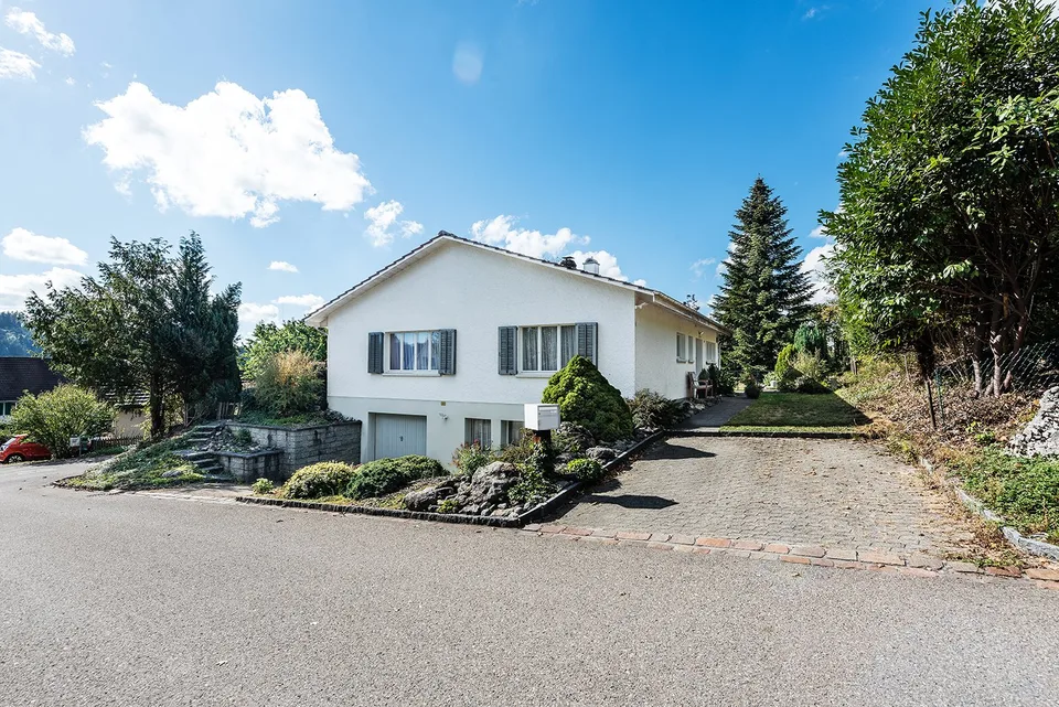 Bungalow mit Garten, Pool und viel Entwicklungspotenzial – Foto 2 von 17