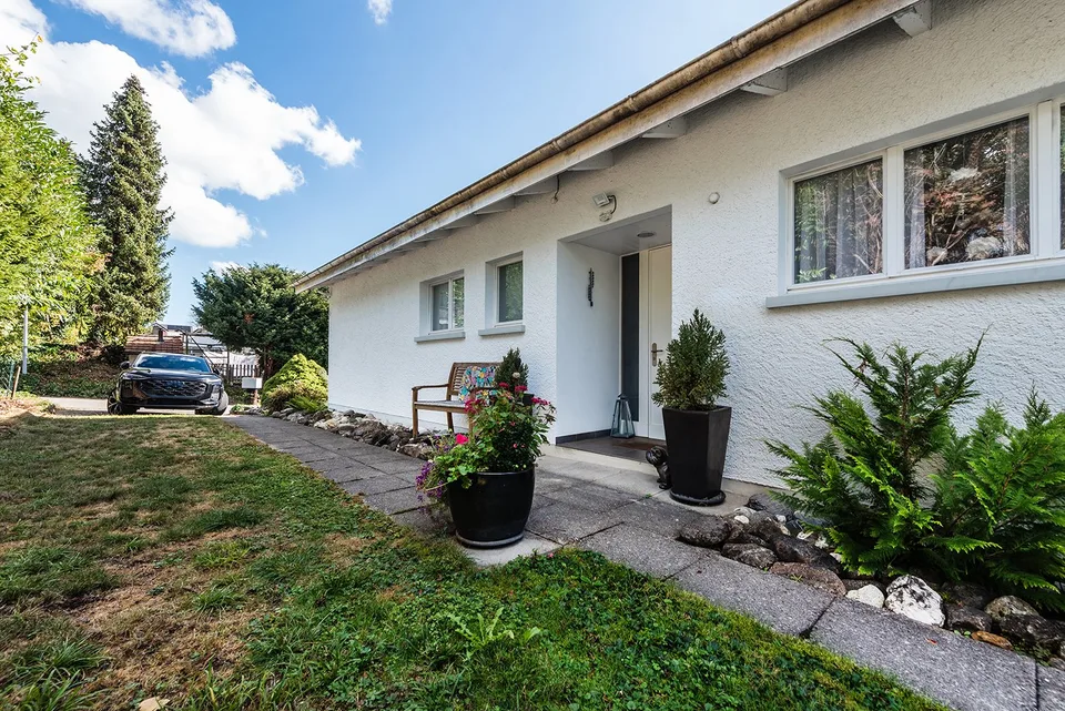 Bungalow mit Garten, Pool und viel Entwicklungspotenzial – Foto 16 von 17