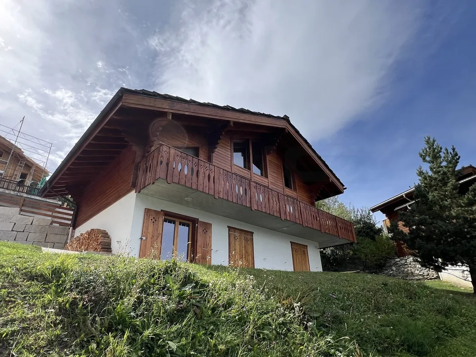 Prächtiges Chalet mit 7,5 Zimmern und atemberaubendem Blick – Foto 3 von 7