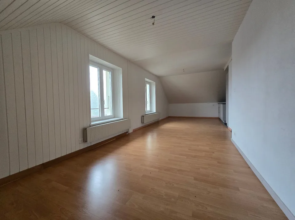 Bello appartamento di 3 locali situato in un quartiere tranquillo – foto 4 di 9