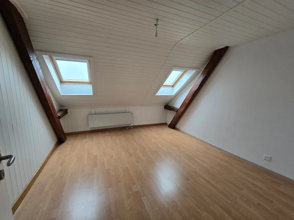 Bello appartamento di 3 locali situato in un quartiere tranquillo – foto 7 di 9