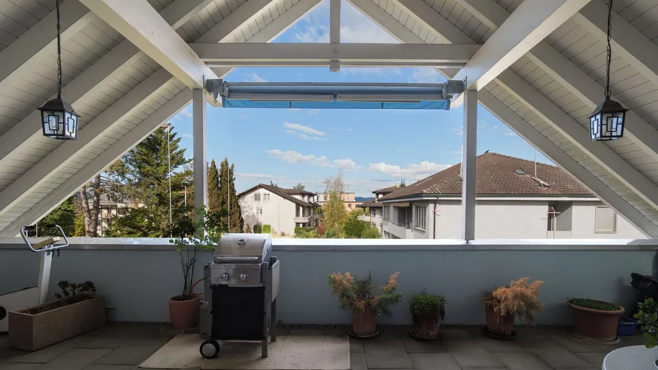 Appartement attique attractif de 4,5 pièces dans un emplacement central dans le pittoresque... – photo 7 sur 9