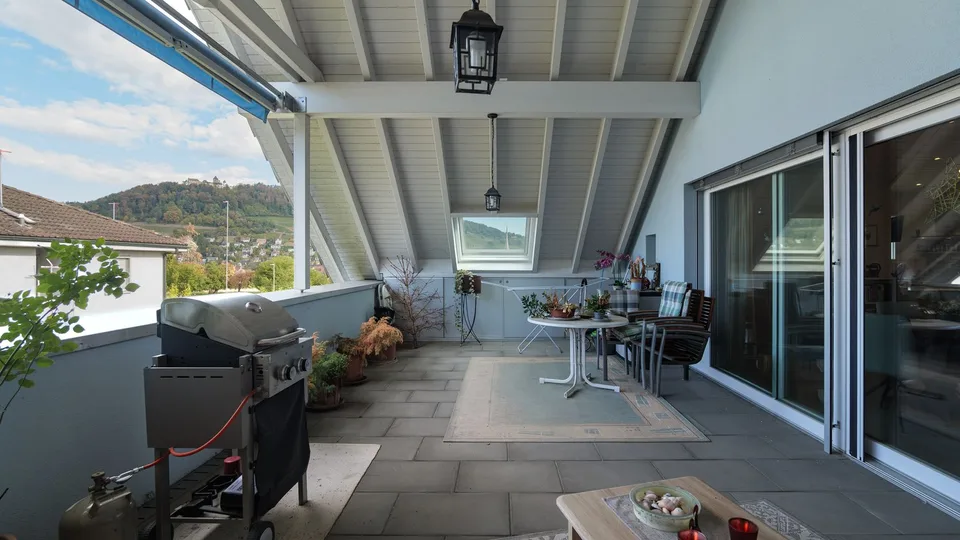 Appartement attique attractif de 4,5 pièces dans un emplacement central dans le pittoresque... – photo 8 sur 9