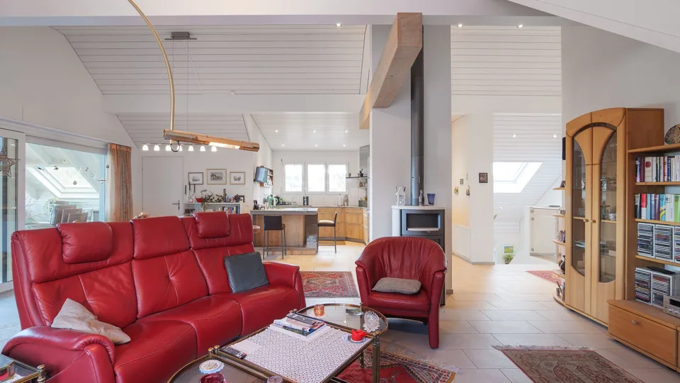 Appartement attique attractif de 4,5 pièces dans un emplacement central dans le pittoresque... – photo 4 sur 9