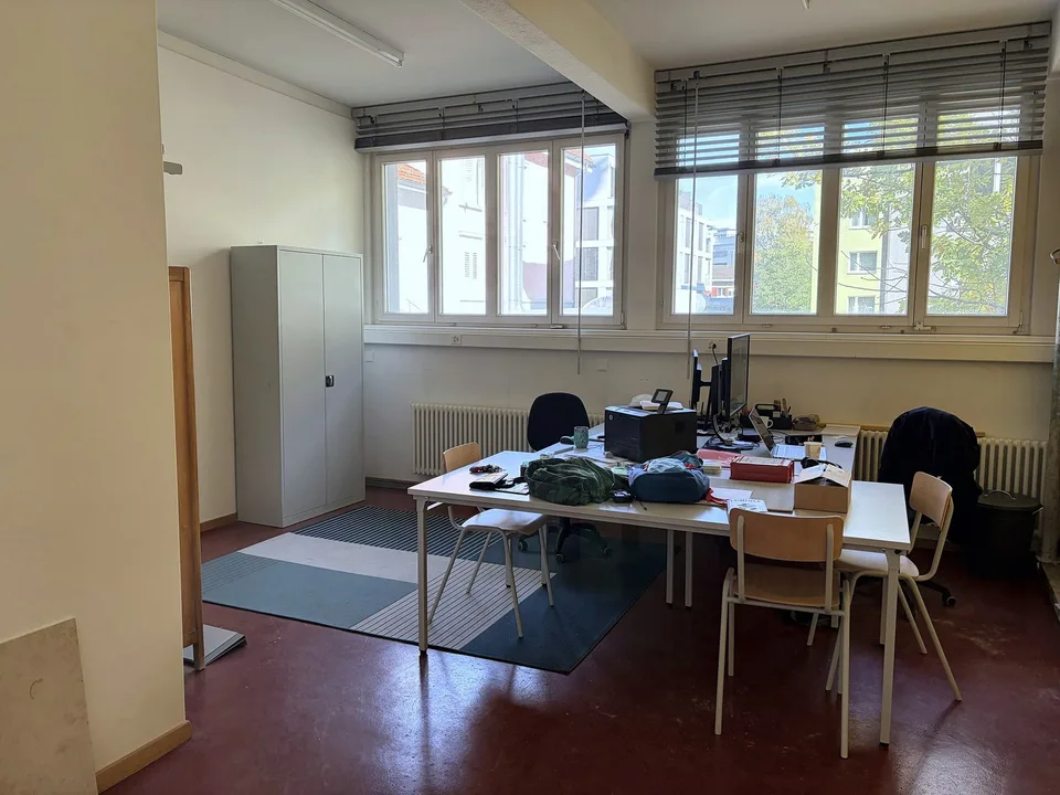 Spazi commerciali convenienti per uso temporaneo, ufficio, laboratorio & magazzino (circa 178 m²) – foto 5 di 11