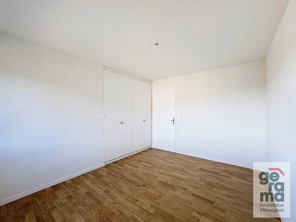 4.5 pièces rénové au 4ème à Tafers – photo 4 sur 6