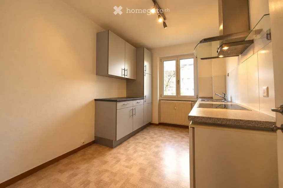 Appartement 2 Pièces dans le Quartier Charmant de Weissenbühl – photo 2 sur 9