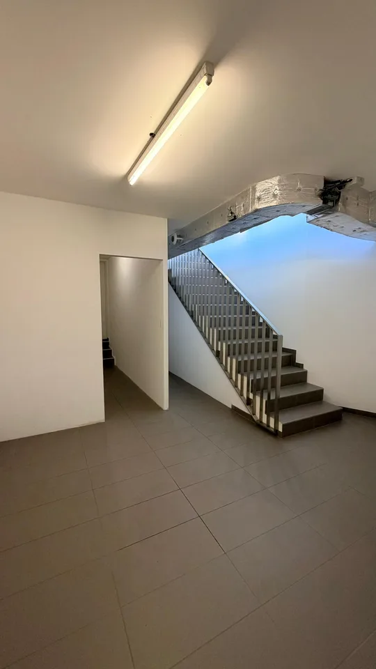 Arcata di ca. 36 m2 al piano terra + ca. 37 m2 nel seminterrato nel quartiere di Saint-Jean – foto 5 di 9