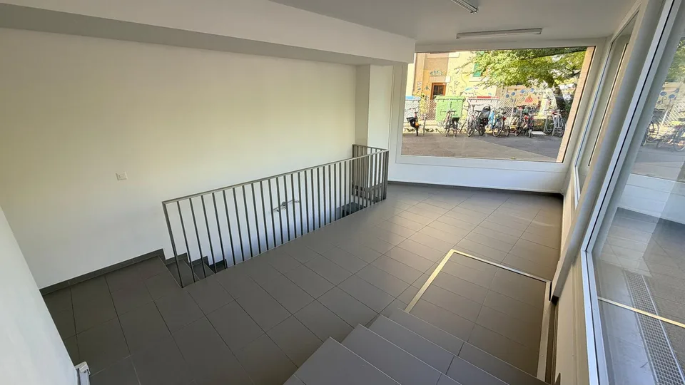 Arcata di ca. 36 m2 al piano terra + ca. 37 m2 nel seminterrato nel quartiere di Saint-Jean – foto 3 di 9