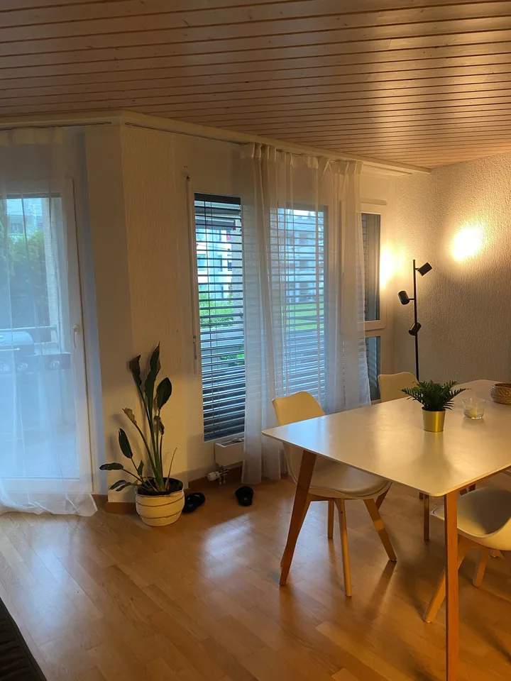 Grosszügige 2-Zimmerwohnung in ruhiger Parkanlage – Foto 4 von 14