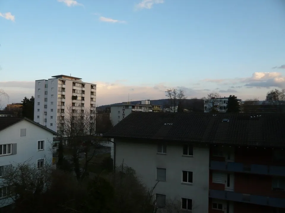 Heimelige 2-Zimmerdachwohnung in Seebach – Foto 8 von 8