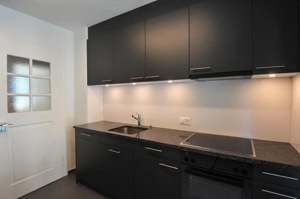 Bello appartamento di 3 camere con elementi di edificio vecchio nel distretto 4 – foto 2 di 8