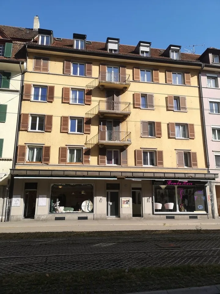 Bello appartamento di 3 camere con elementi di edificio vecchio nel distretto 4 – foto 8 di 8