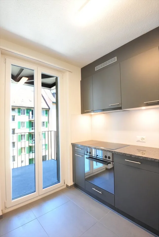 Bello appartamento di 3 camere con elementi di edificio vecchio nel distretto 4 – foto 3 di 8