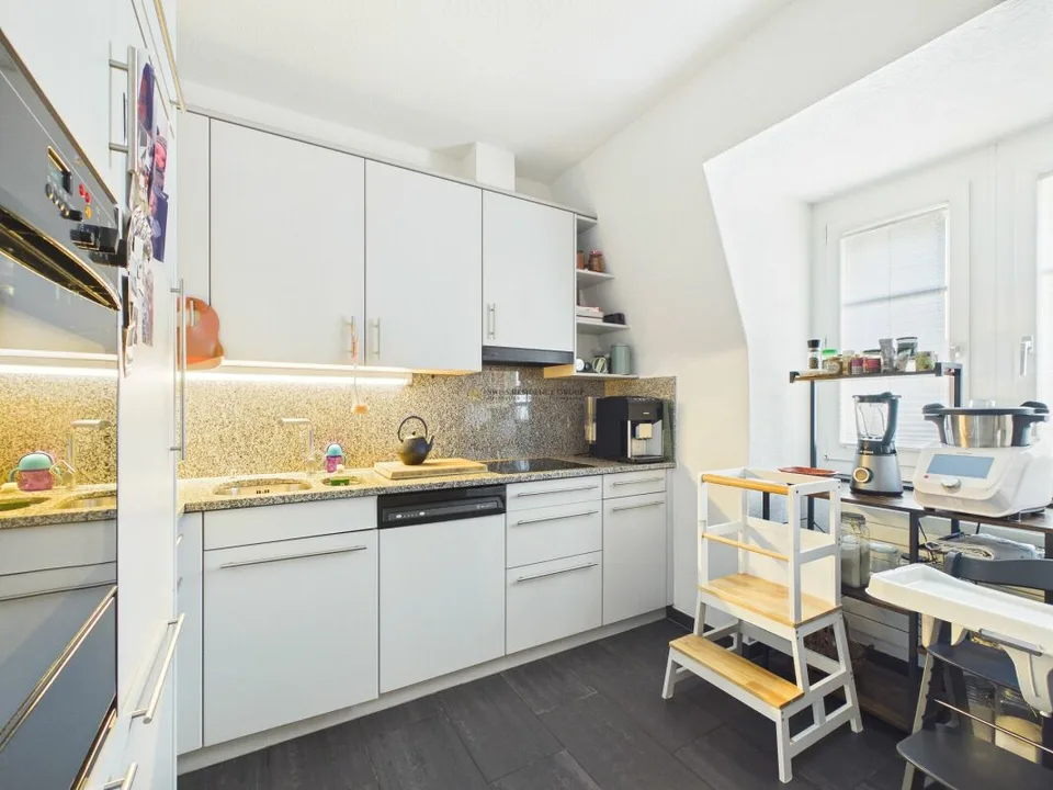 Gioiello urbano soleggiato con vista panoramica – foto 11 di 14
