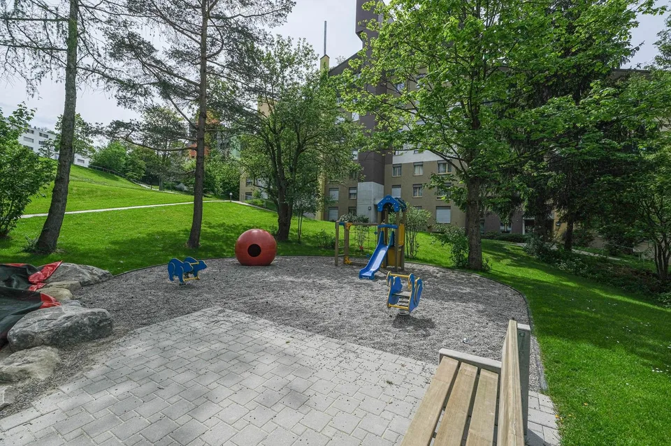 Grosszügige 4½-Zimmerwohnung mit Balkon und modernem Ausbaustandard – Foto 9 von 11