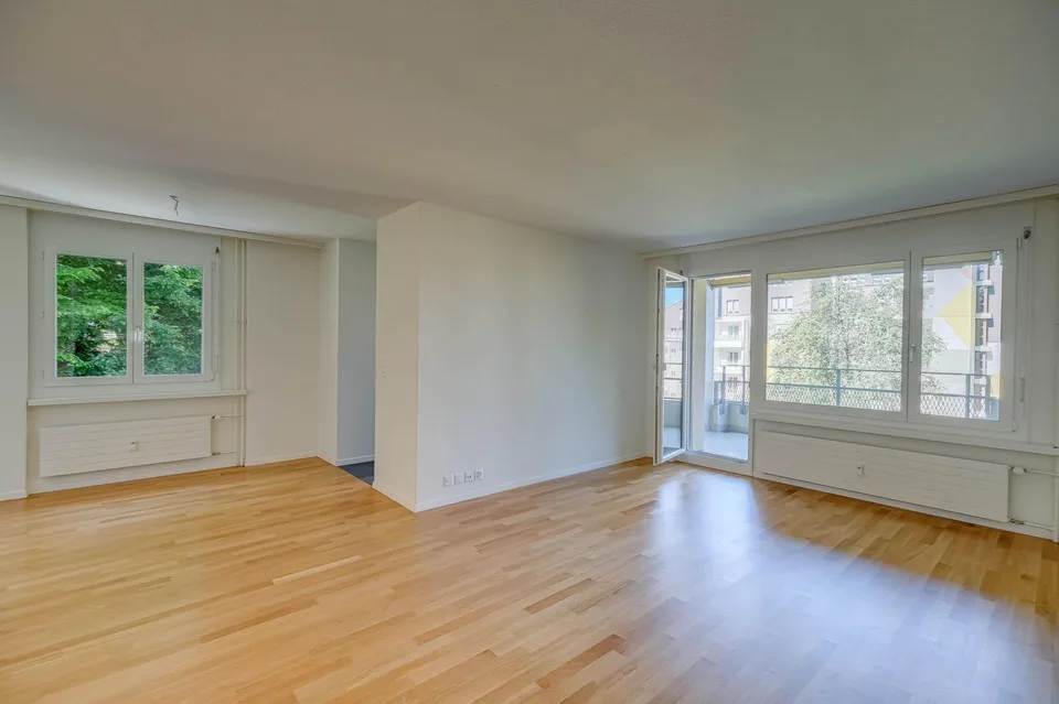 Grosszügige 4½-Zimmerwohnung mit Balkon und modernem Ausbaustandard – Foto 3 von 11