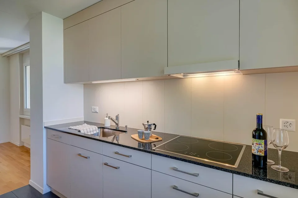 Grosszügige 4½-Zimmerwohnung mit Balkon und modernem Ausbaustandard – Foto 2 von 11