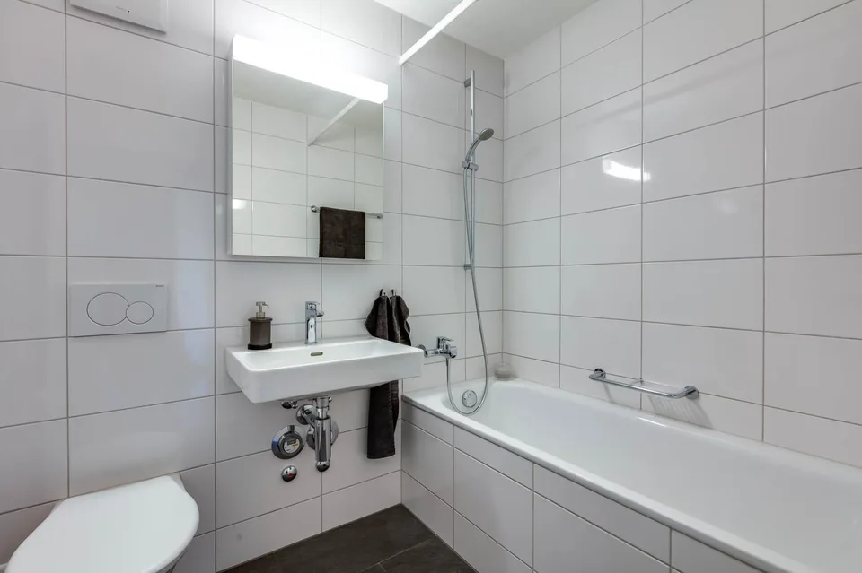 Grosszügige 4½-Zimmerwohnung mit Balkon und modernem Ausbaustandard – Foto 6 von 11