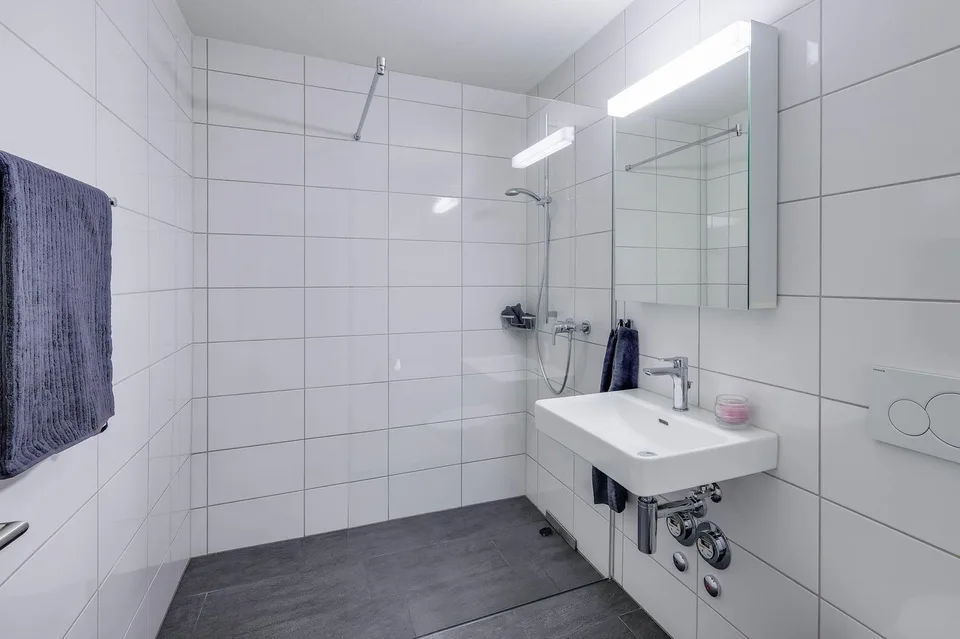 Grosszügige 4½-Zimmerwohnung mit Balkon und modernem Ausbaustandard – Foto 5 von 11
