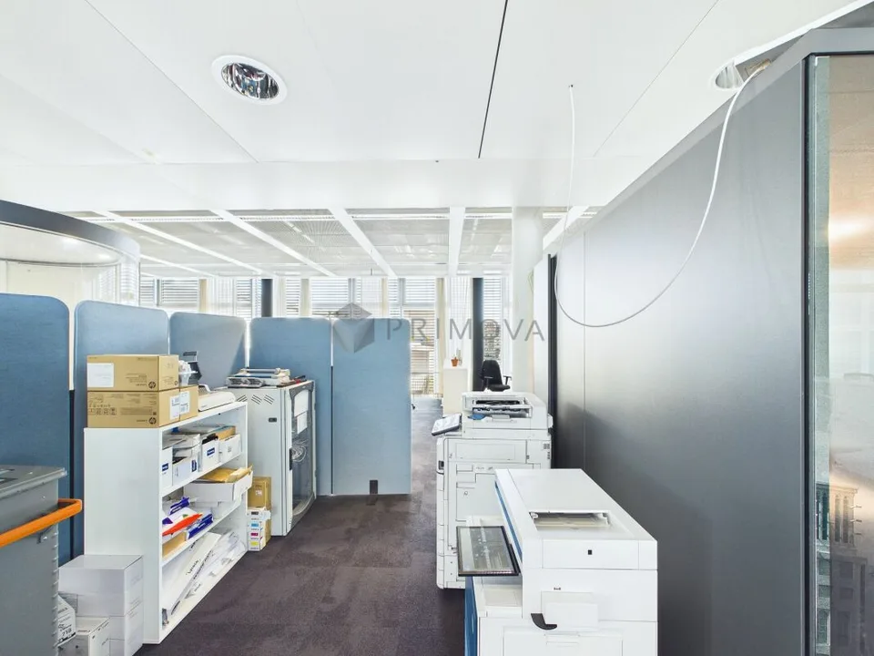 Repräsentative Bürofläche an bester Lage in Zürich-Oerlikon – Foto 15 von 19