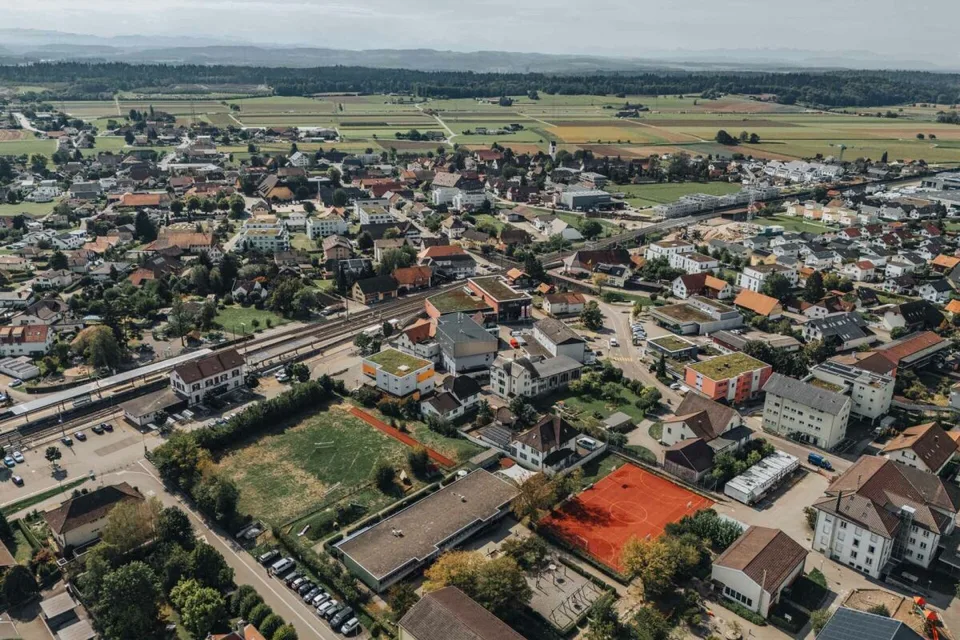 Vielseitige Gewerbeliegenschaft mit drei Wohnungen und guter Verkehrsanbindung – Foto 12 von 30